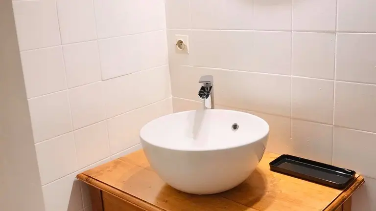 ChHotesOChampsDeLHeure-Curemonte_lavabo