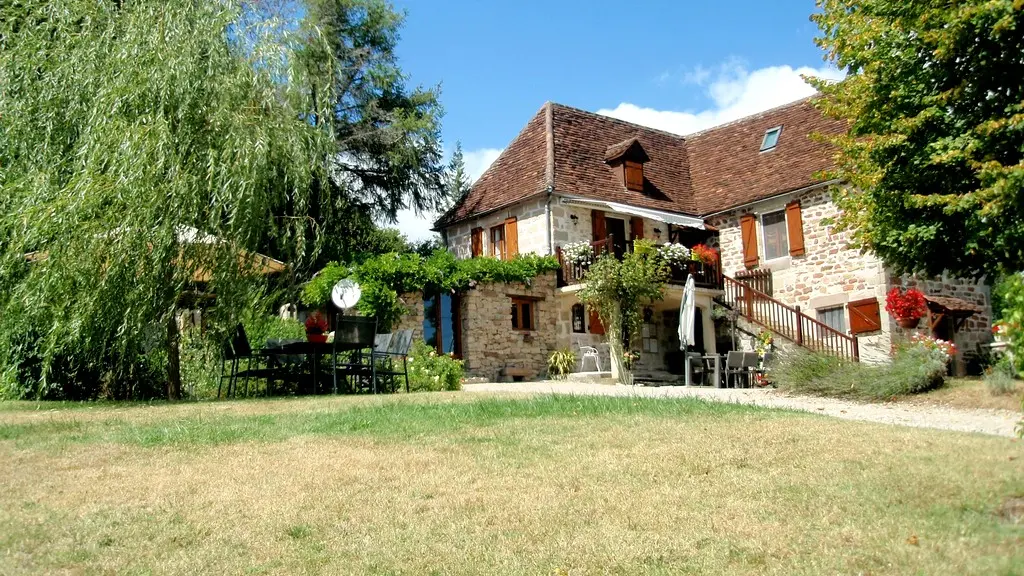ChHotesLeBacquet-StJulienMaumont_jardin