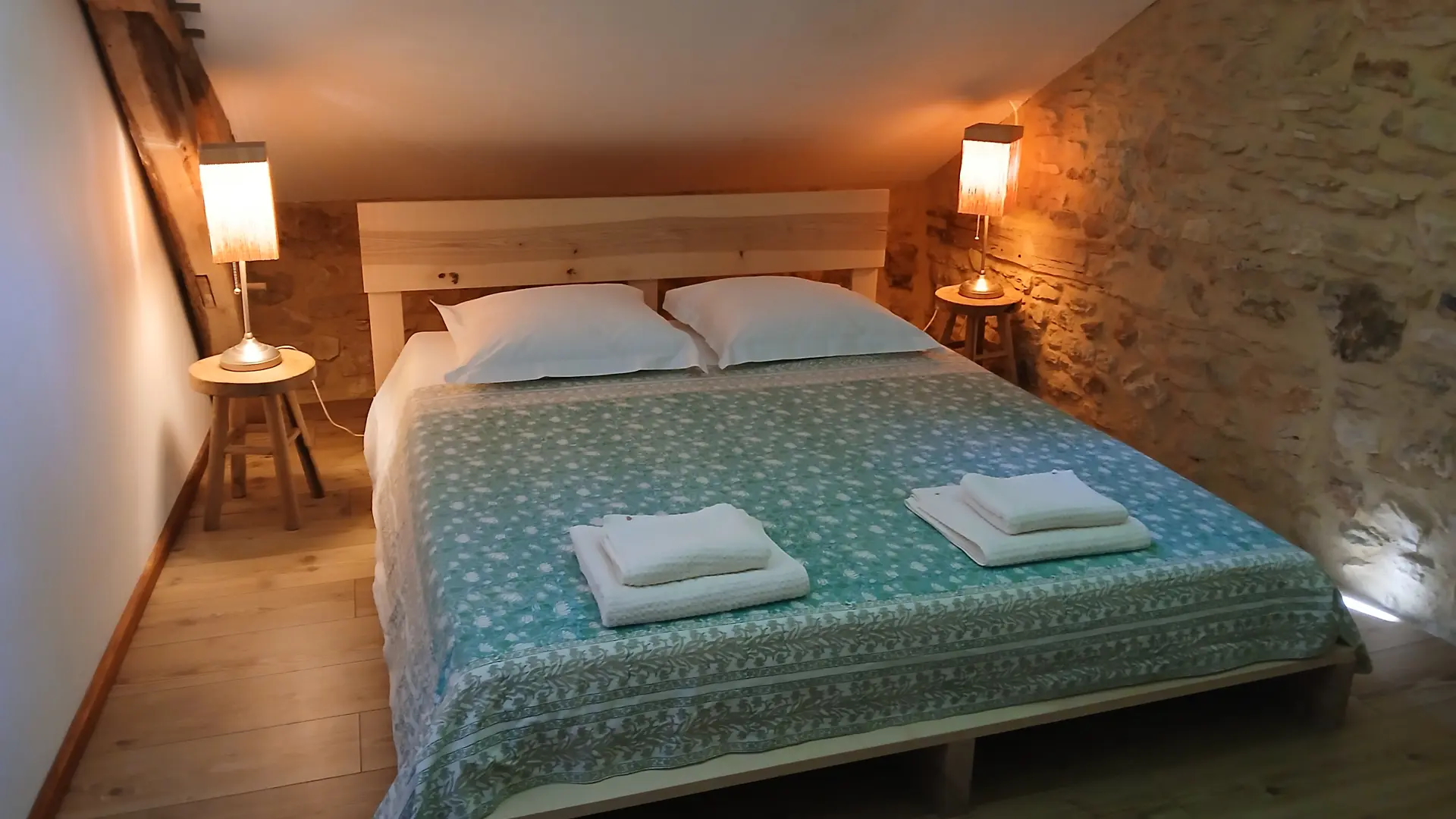 Chambre.1. lit Queen size