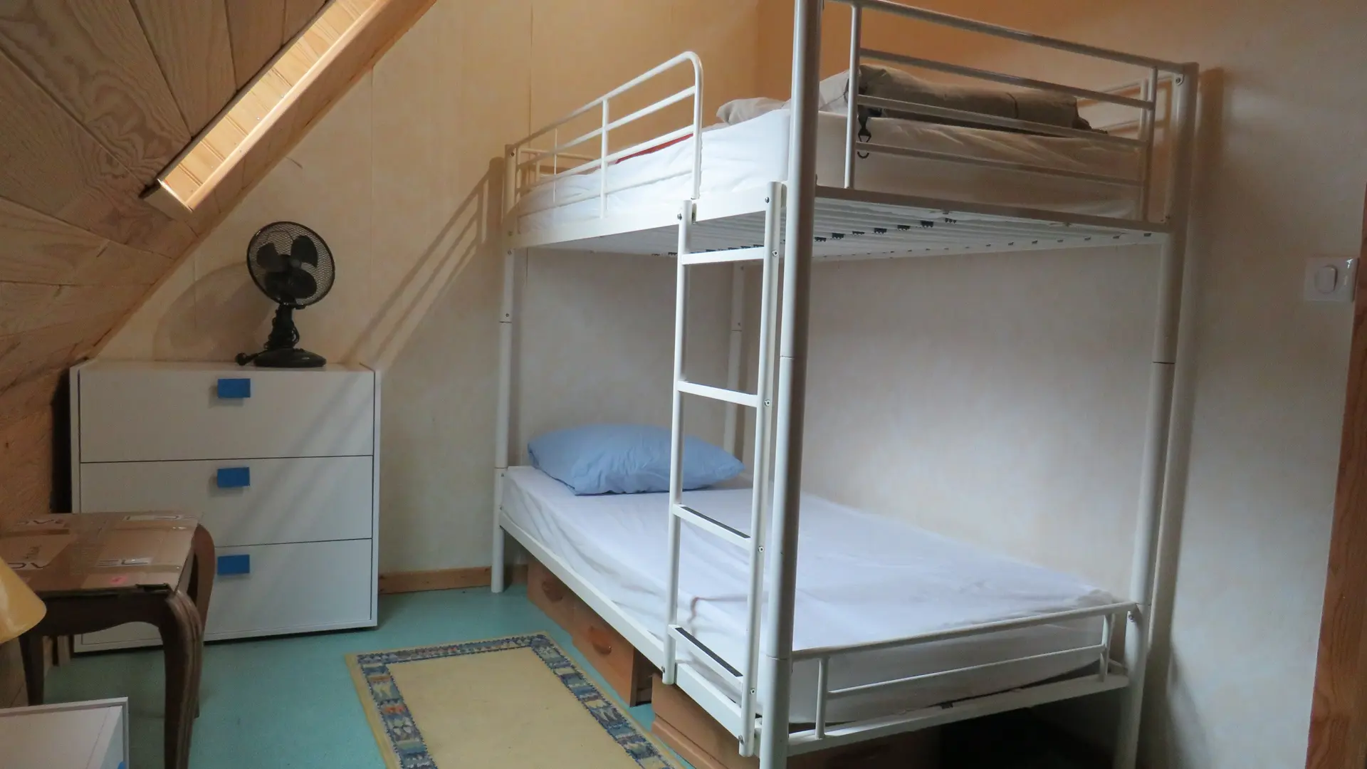 Chambre 3 lits superposés