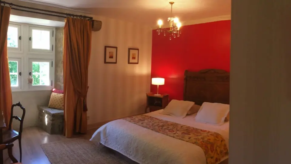 Chambre-rouge-1170x540