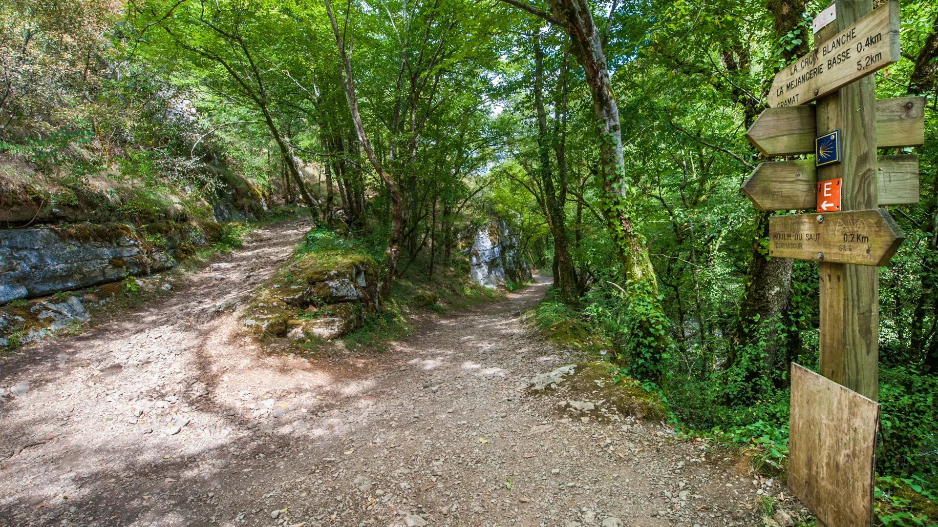 Chemin de randonnées près du Moulin du Saut © Lot Tourisme - C. ORY