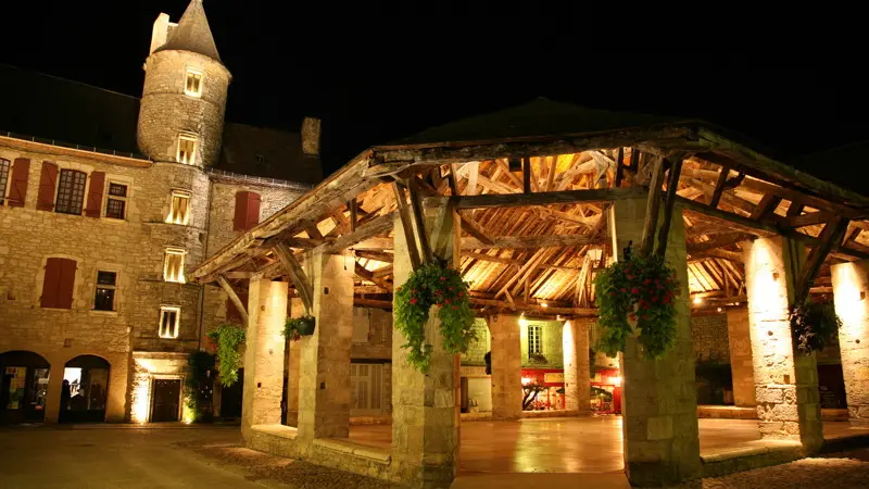 Martel : La Halle de Martel de Nuit
