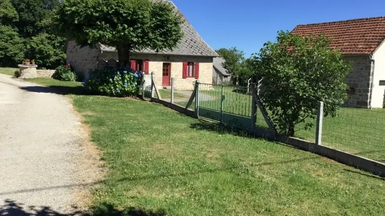 Combe-StPrivat-19G5349-exterieurs