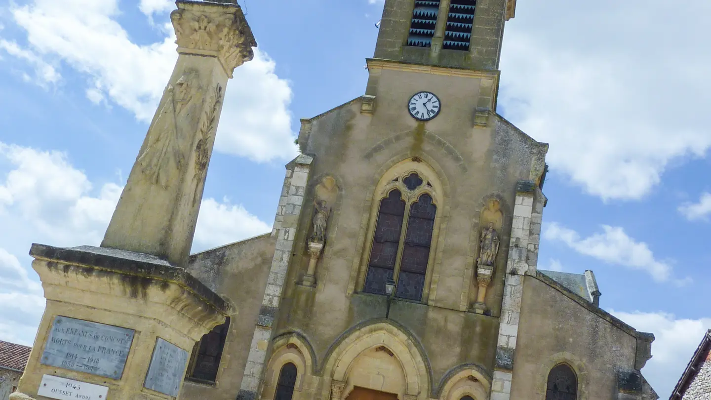 Concots - Place de l'église © Lot Tourisme - C. Sanchez