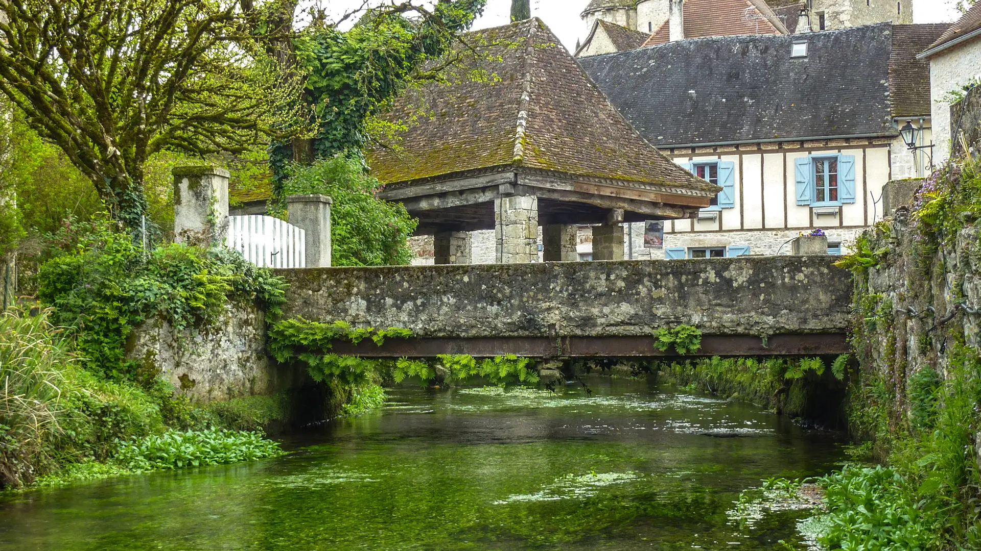 Creysse - Arrivée du ruisseau sur le village _10 © Lot Tourisme - C. Sanchez