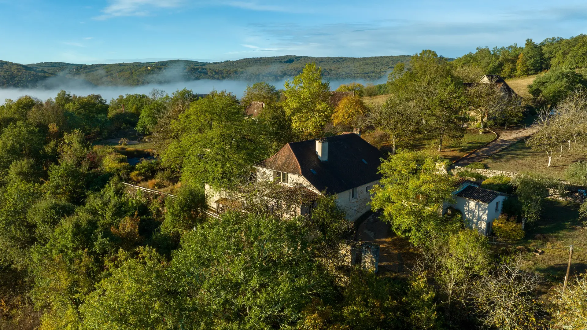 Position dominante sur la vallée du Célé