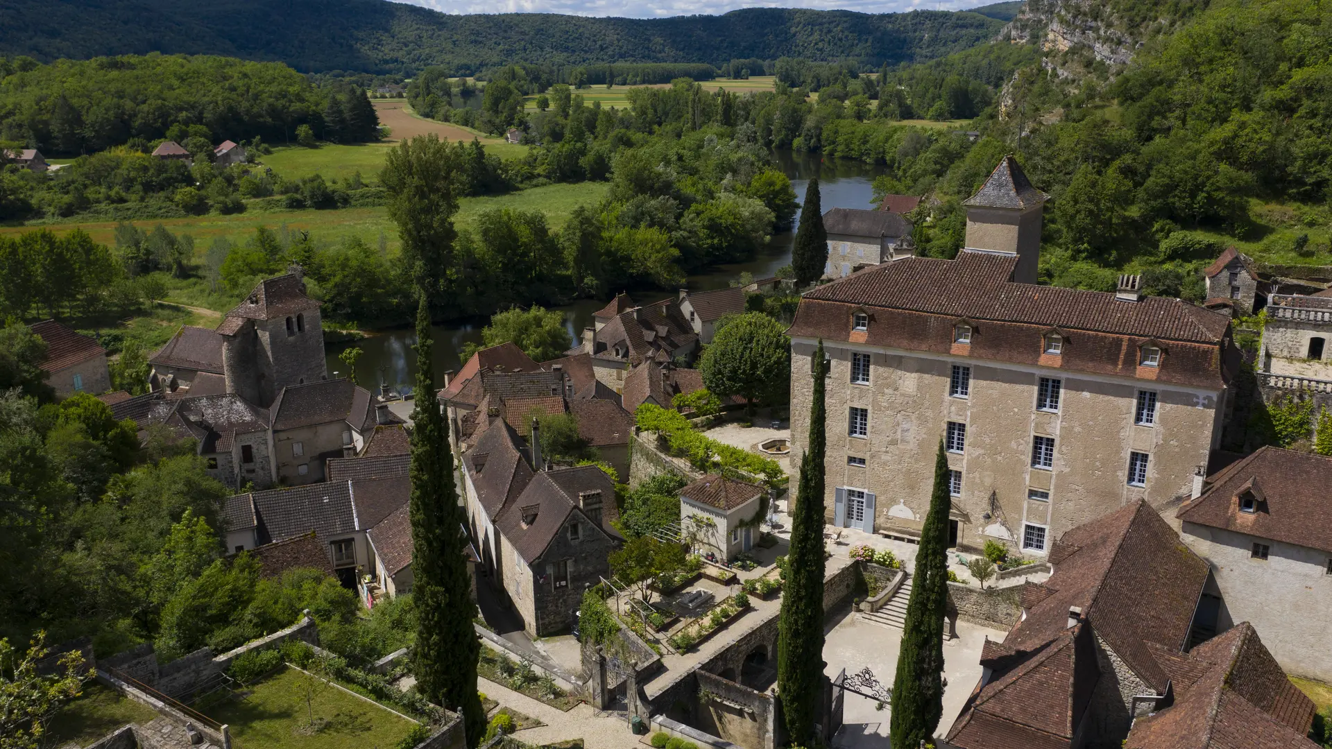 Vue aérienne globale Chateau de LARNAGOL