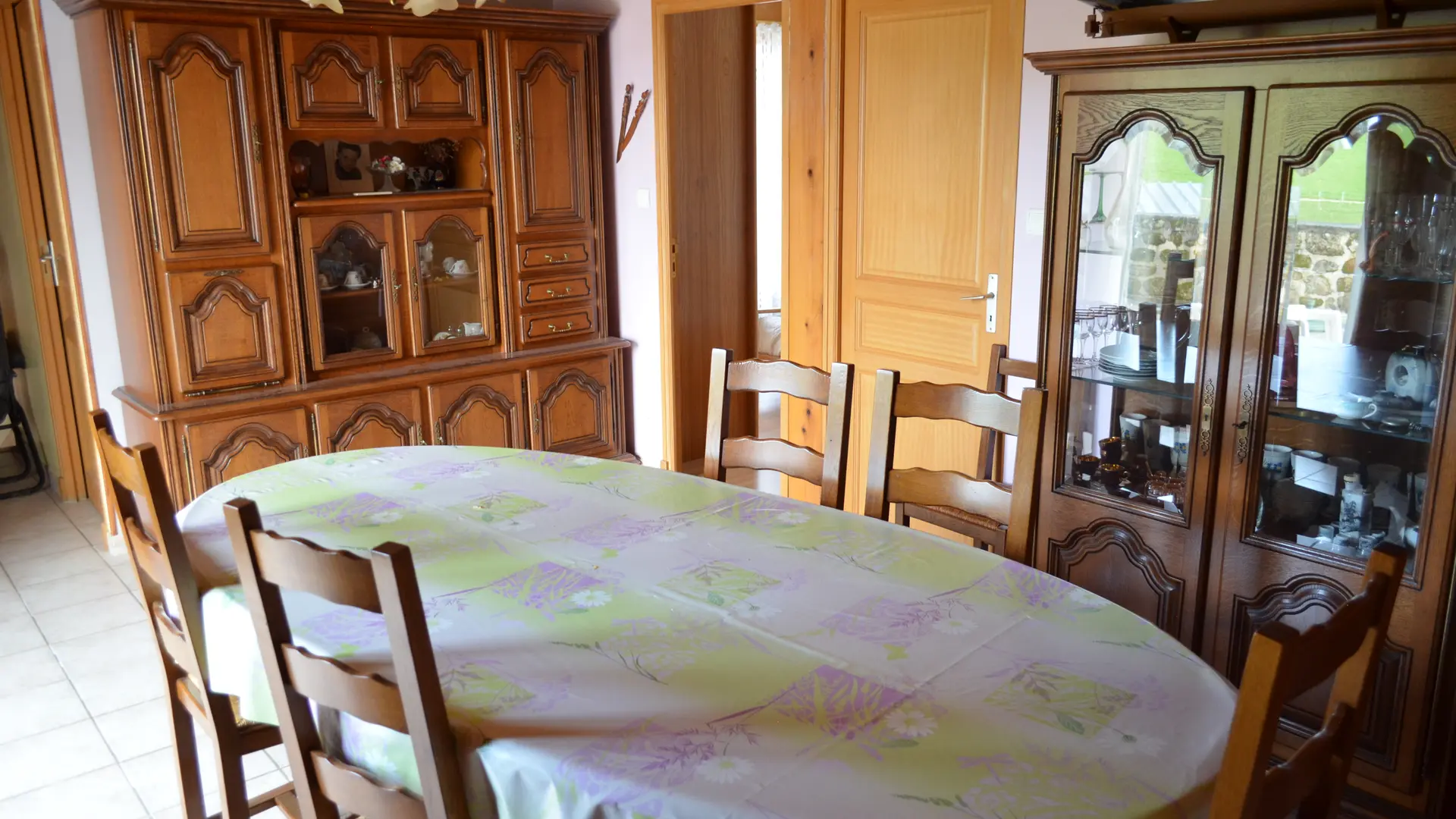 Ferme GLEINADIN - salle à manger