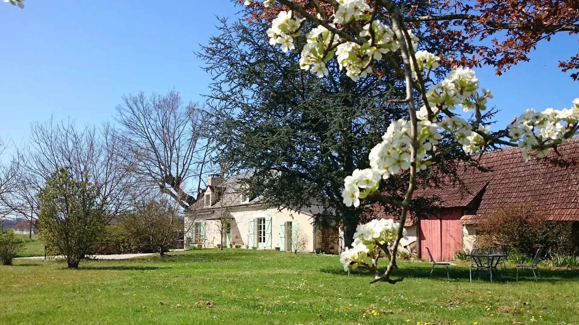 La maison et sa grange - Les Bouyssières - Creysse ©_