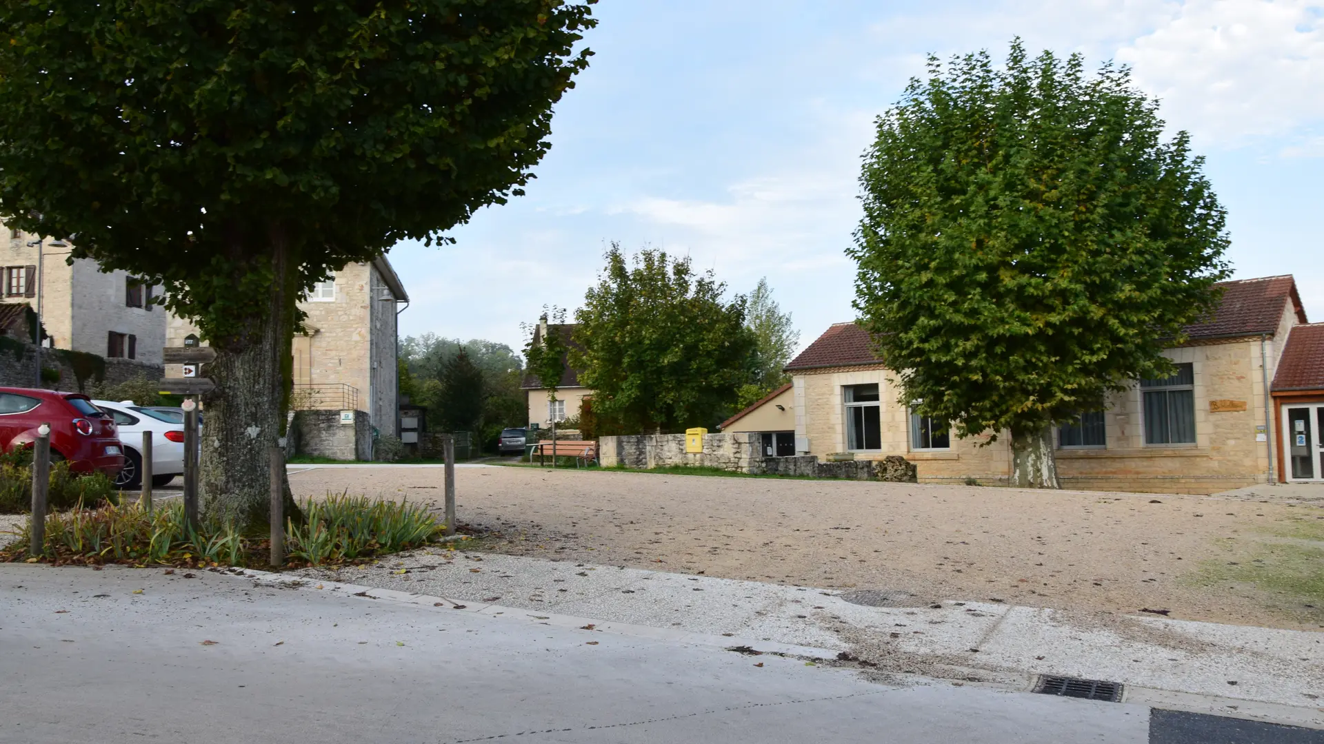 Aire bourg d'Issendolus 2