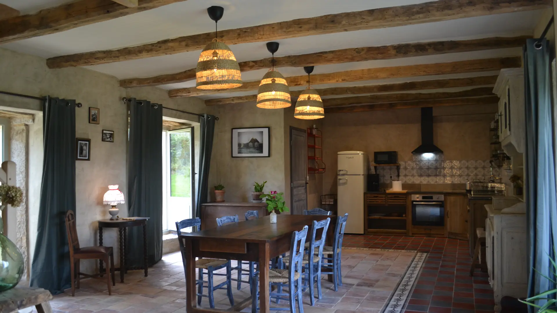 SALLE A MANGER ET CUISINE