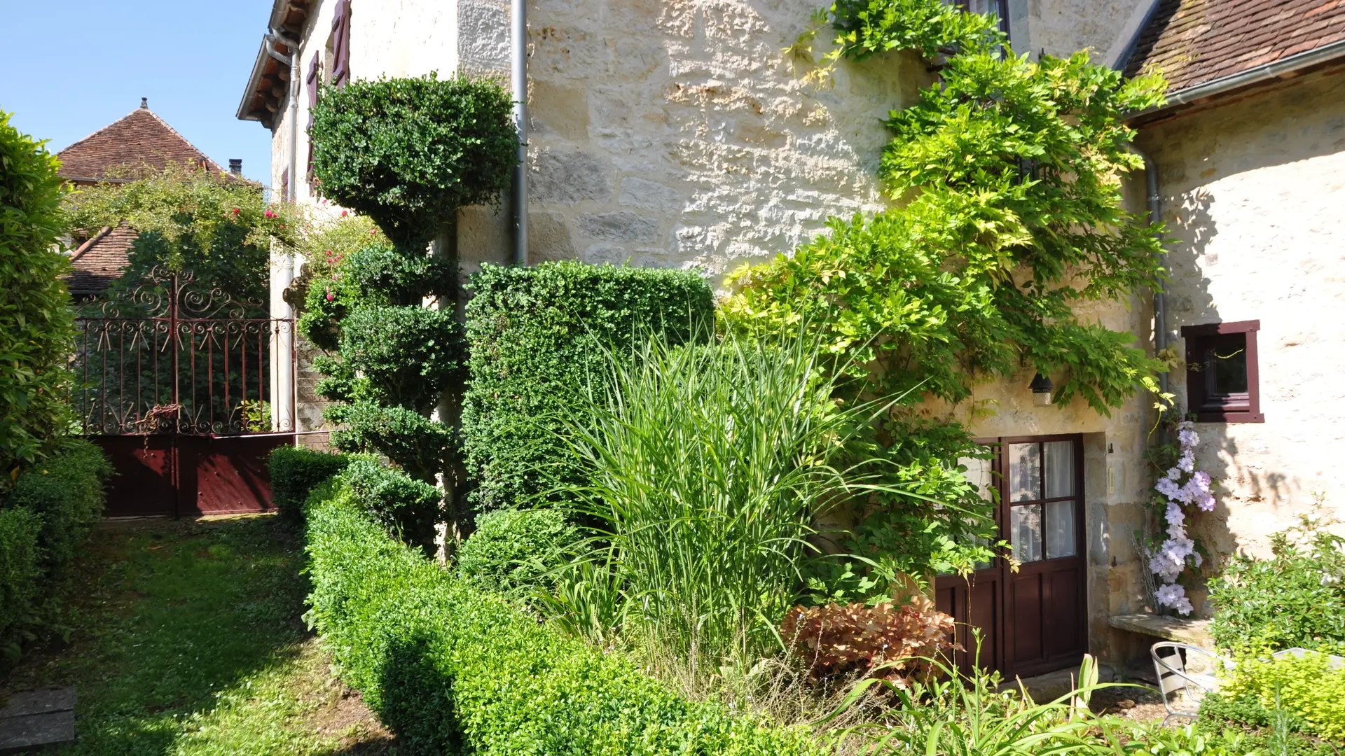 Facade et jardin