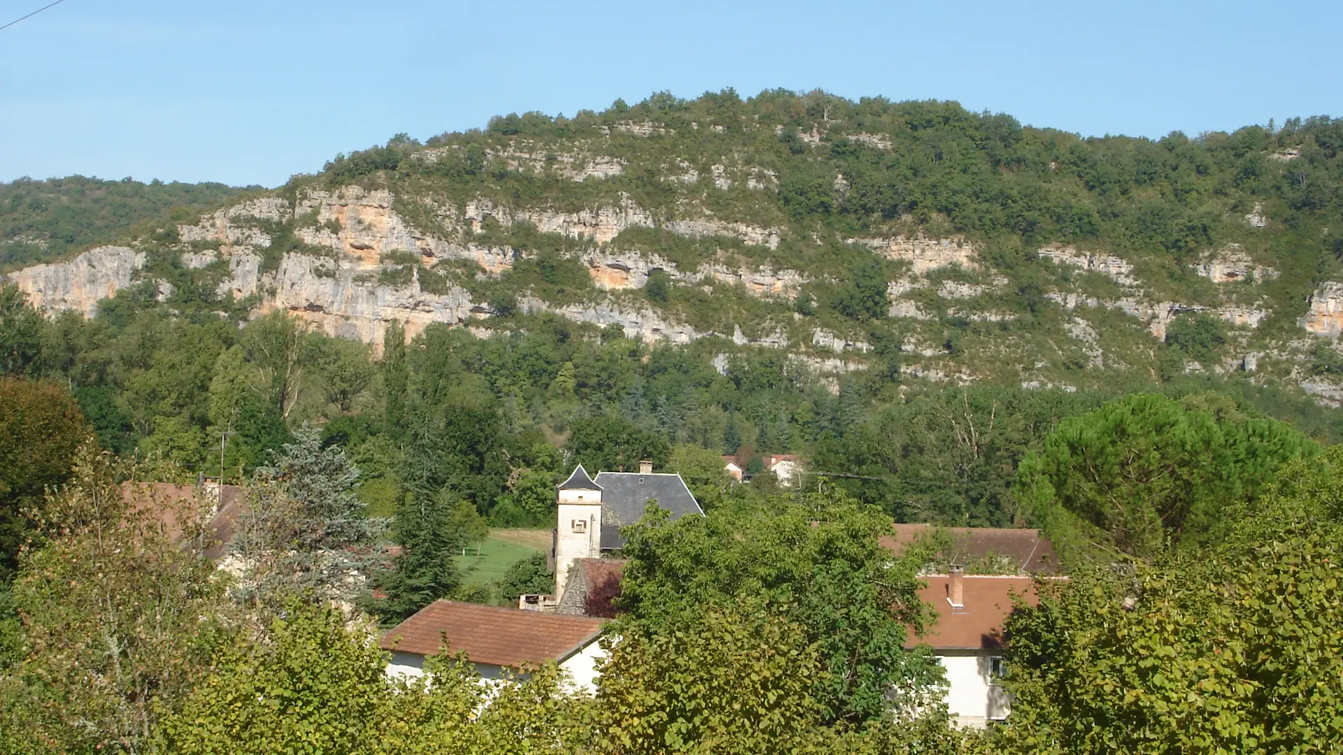 DSC06918 les  falaises vues du gîte