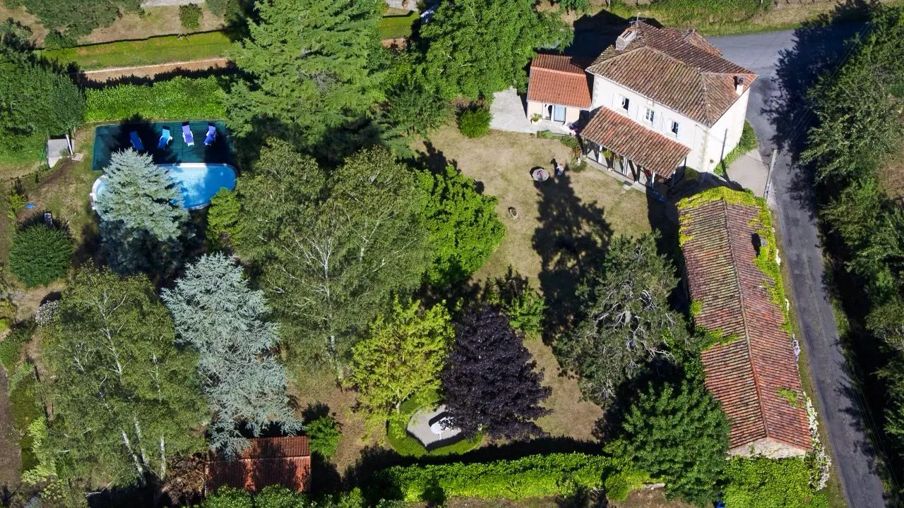 Ensemble de la propriété vue du ciel