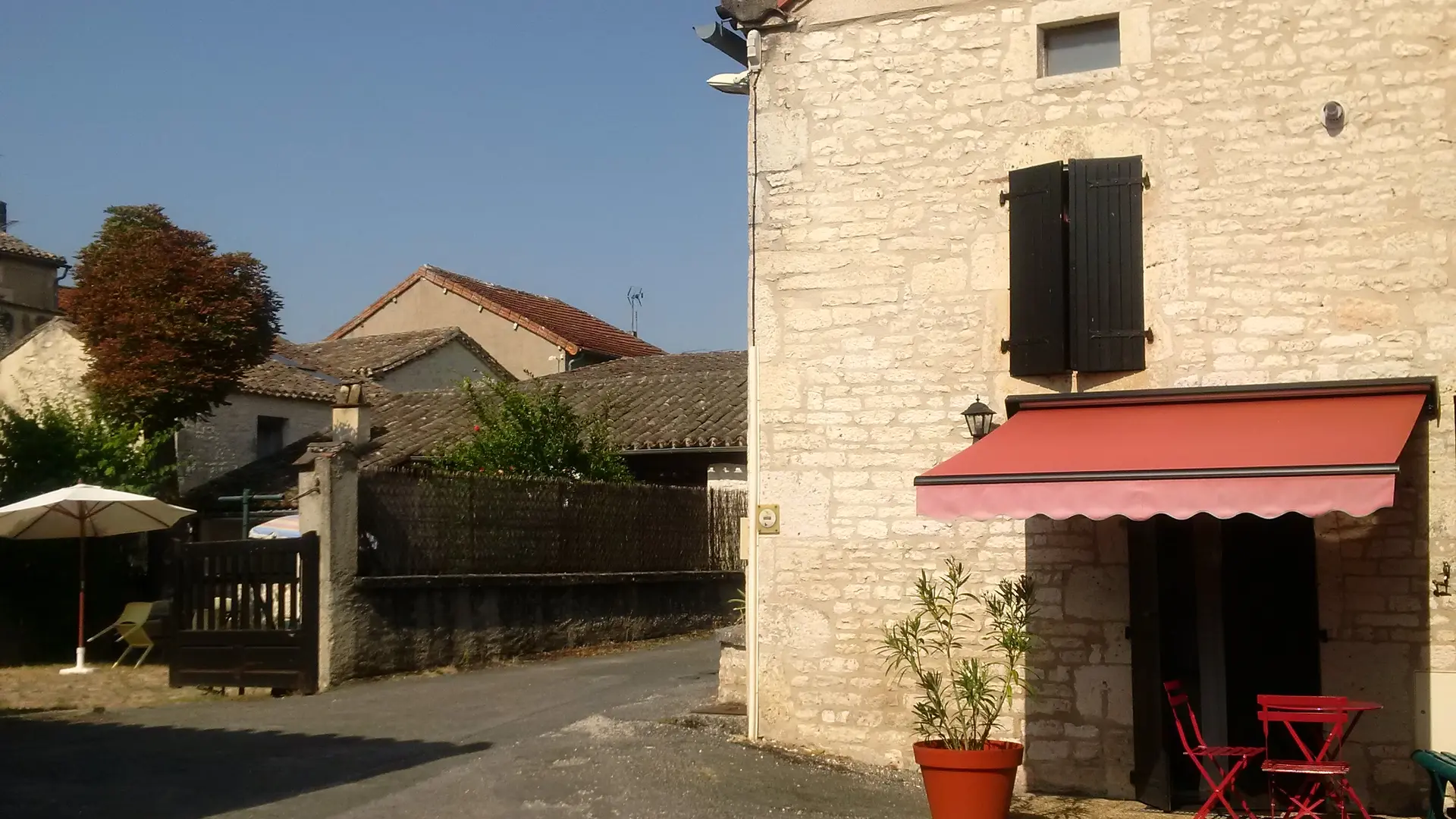 Entrée Cour + Maison