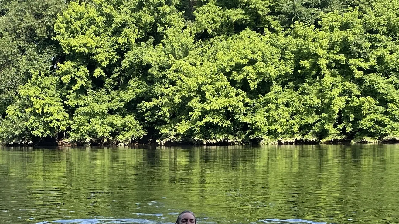 Baignade dans la rivière