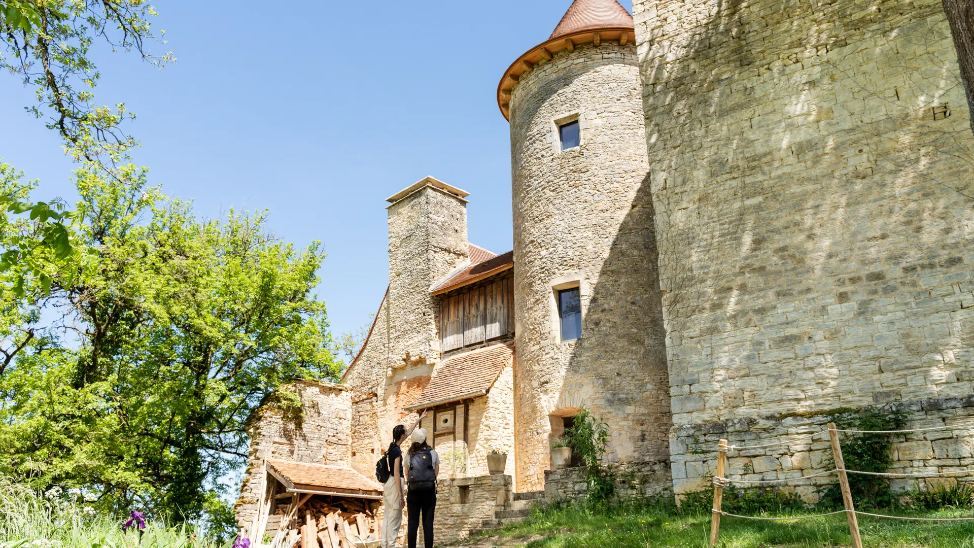Façade du château de Peyrilles