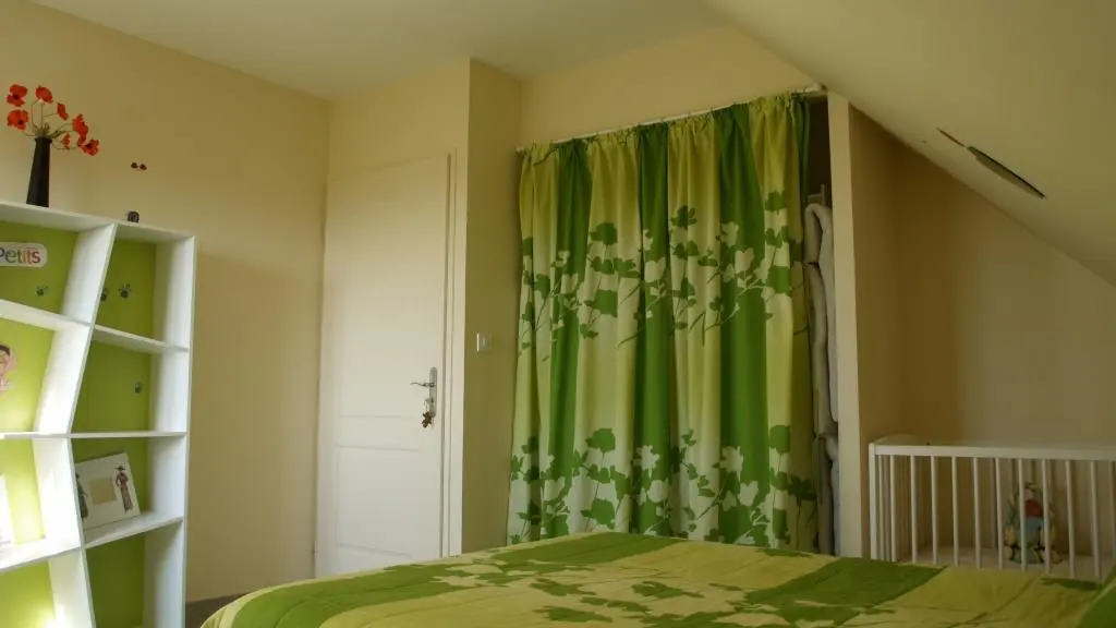 GITE LA VIGNE DU CAUSSE-St Julien Maumont -chambre 2