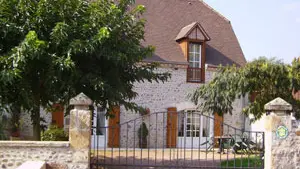 Chez Destraux-Tauriac-extérieur coté cour