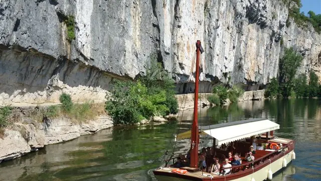 Gabare et chemin de halage