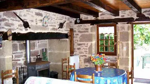 Gite-Bernical-Lanteuil_cheminee