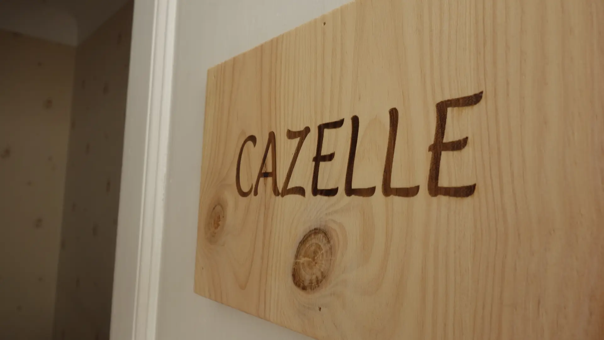 Gîte d'étape Les Volets Rouges - Chambre Cazelle 1