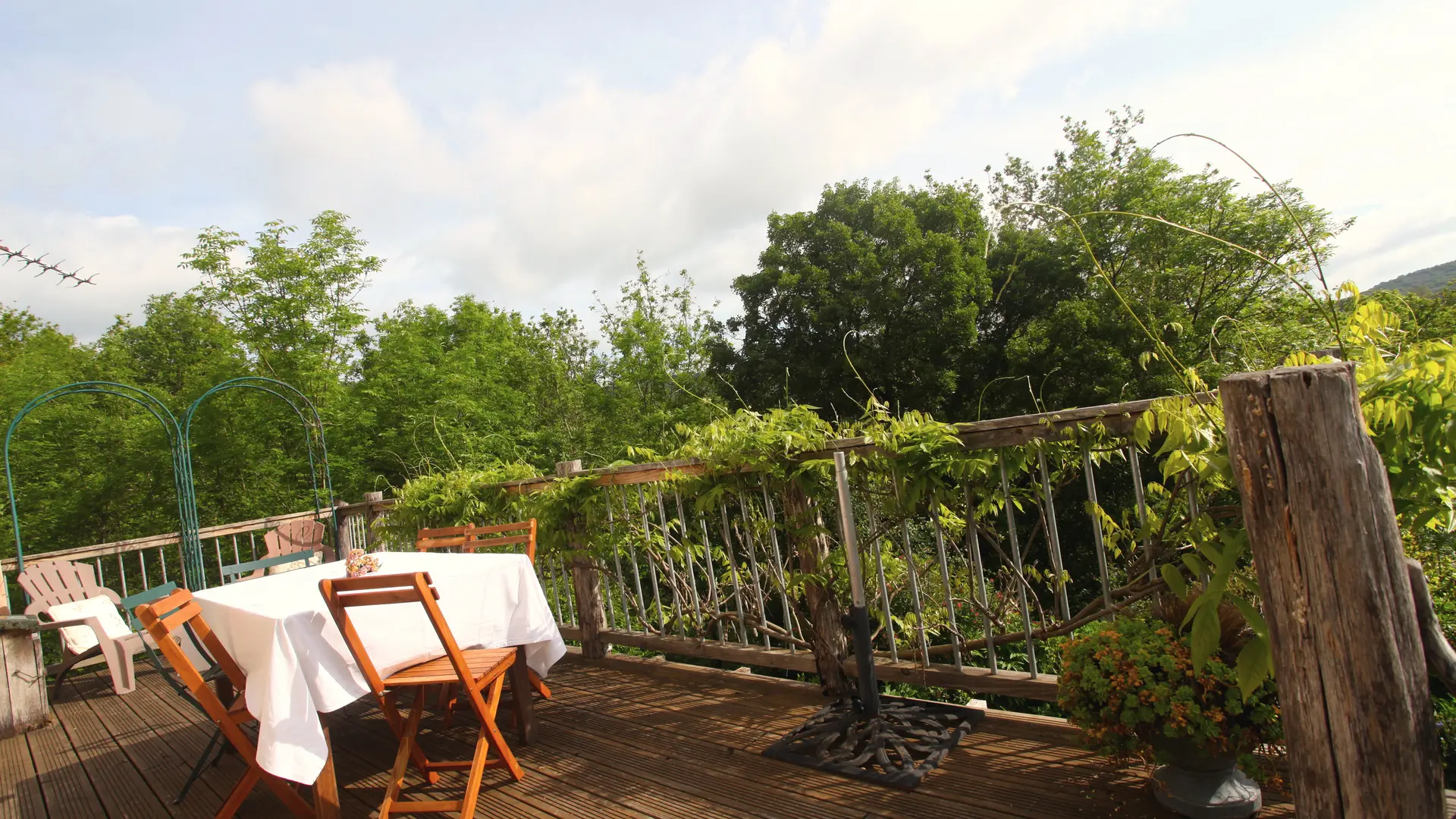 Gite-le-coustal-terrasse