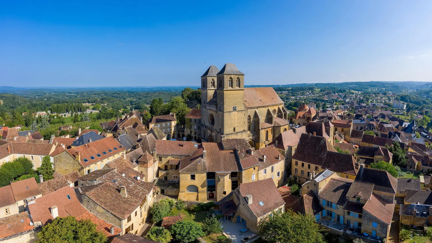 Gourdon-village-edit 1500