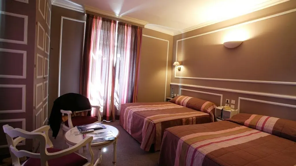 Grand-Hotel-De-Souillac-chambre familiale