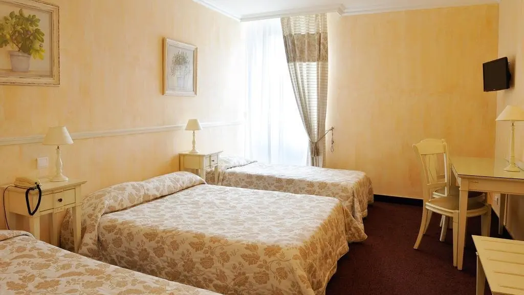 Grand-Hotel-De-Souillac-chambre familiale2