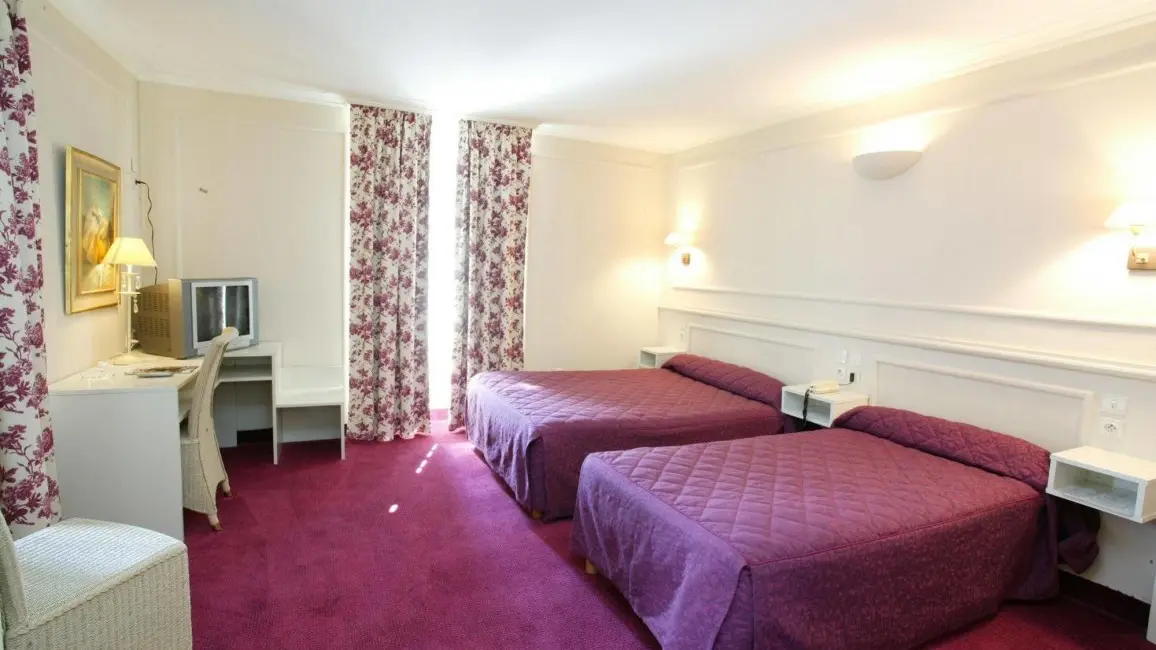 Grand-Hotel-De-Souillac-chambre familiale5