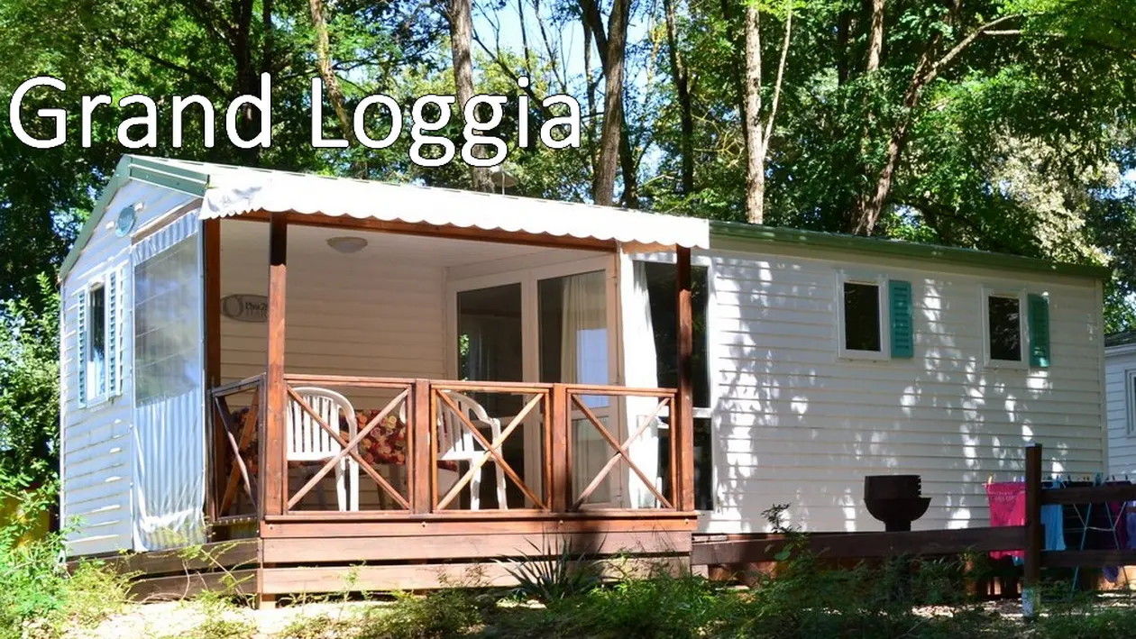 Grand-loggia-camping-les-chalets-sur-la-Dordogne