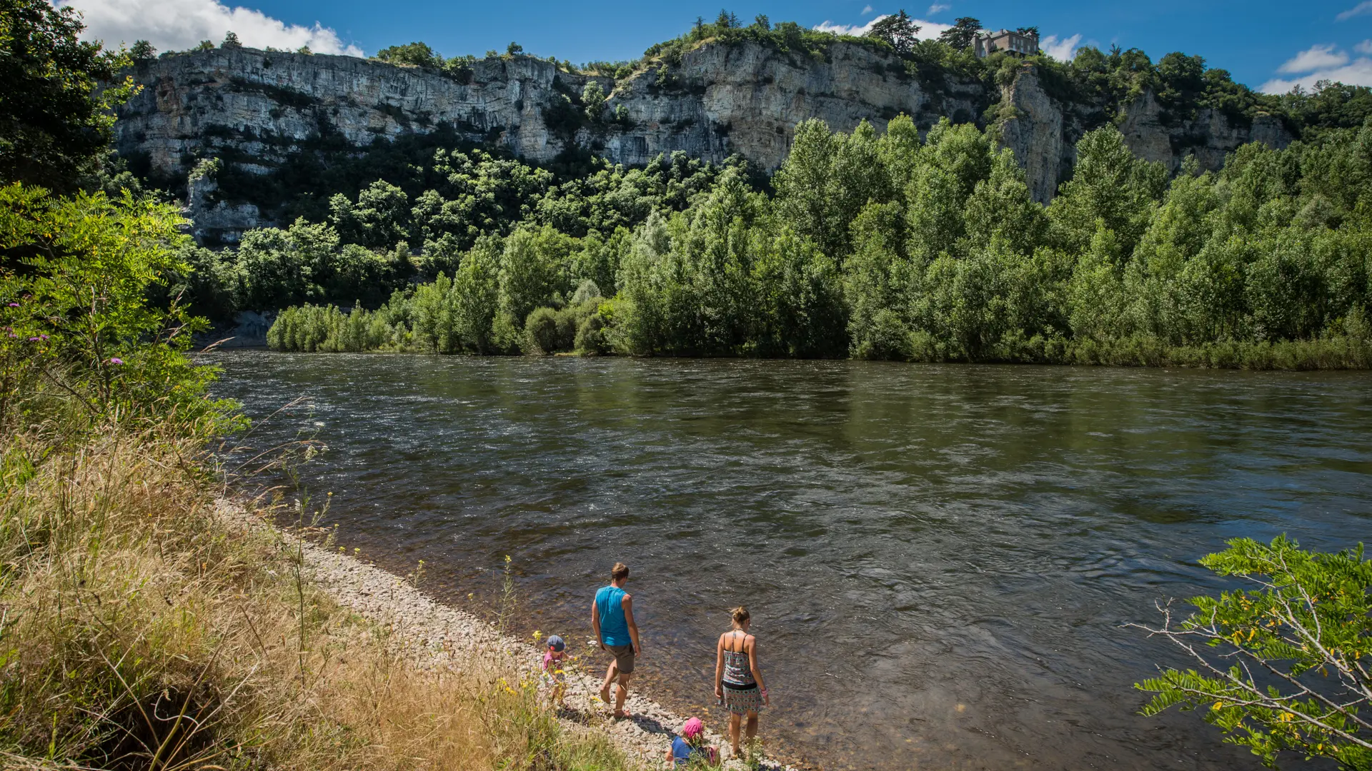 Halte sur les berges de la Dordogne - ENS de Floirac_09 © Lot Tourisme - C. ORY