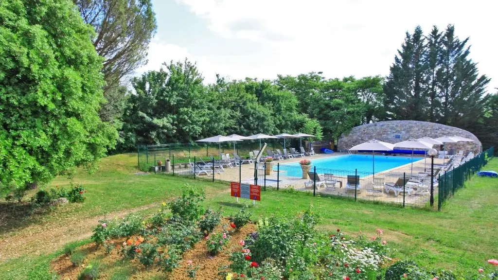 Hotel le Chateau-Rocamadour-piscine et parc