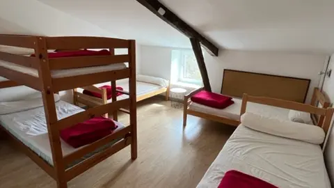 Chambre partagée de 5 personnes