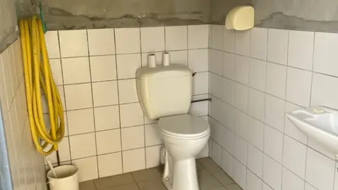 saint_jean_laur_toilettes