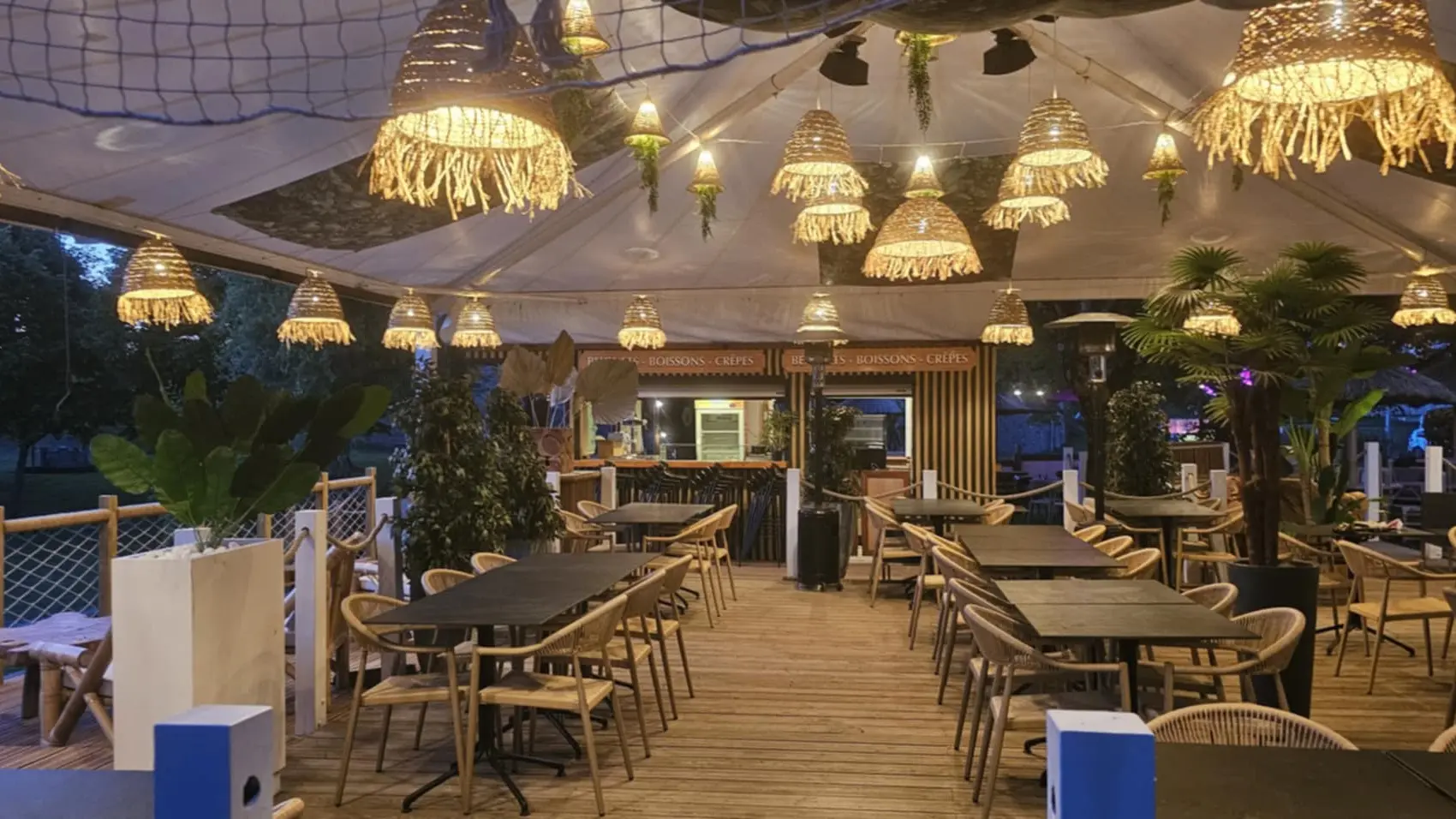 SALLE RESTAURANT AMBIANCE SOIR