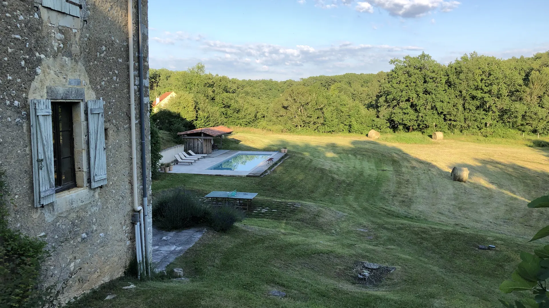 Vue sur piscine