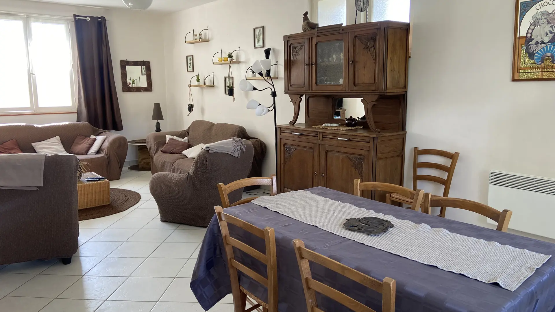 IMG_0913 Salle à Manger