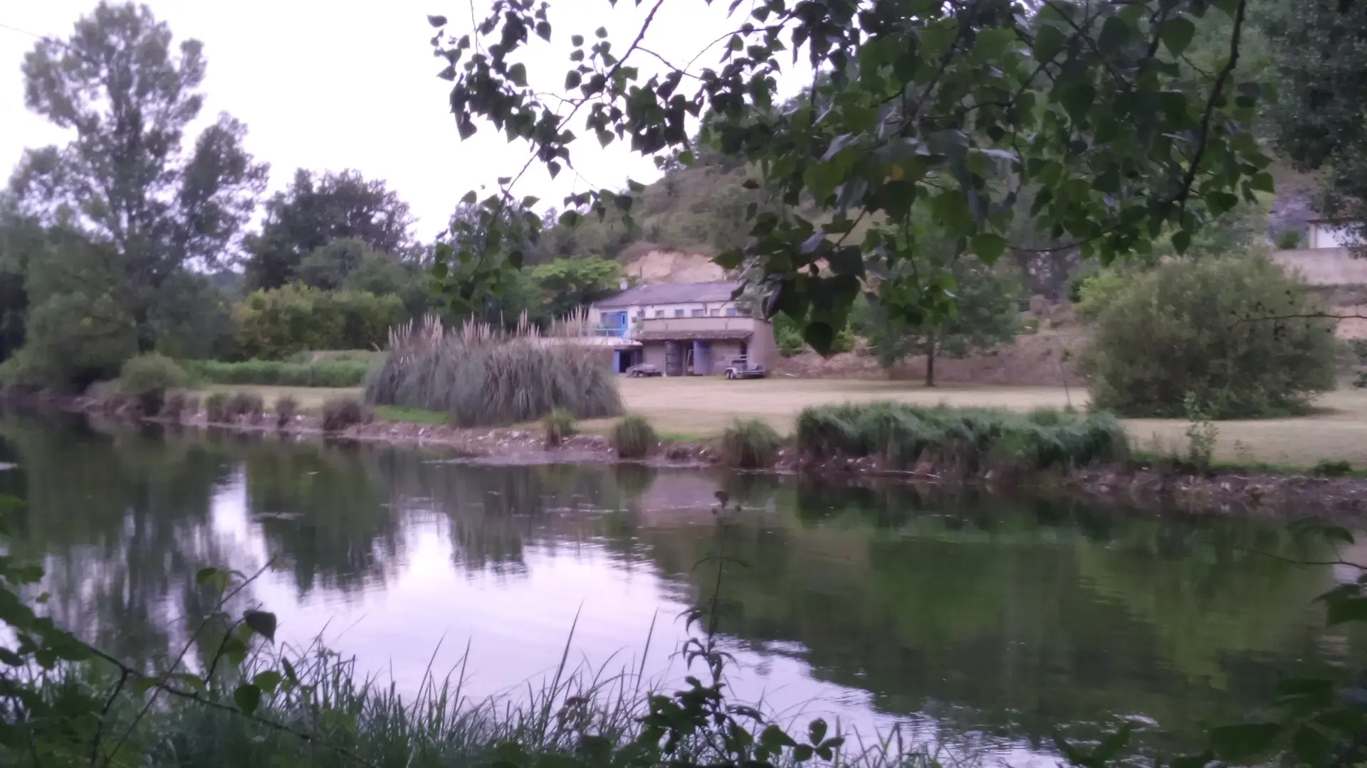 vue sur le lac ,pêche privée.