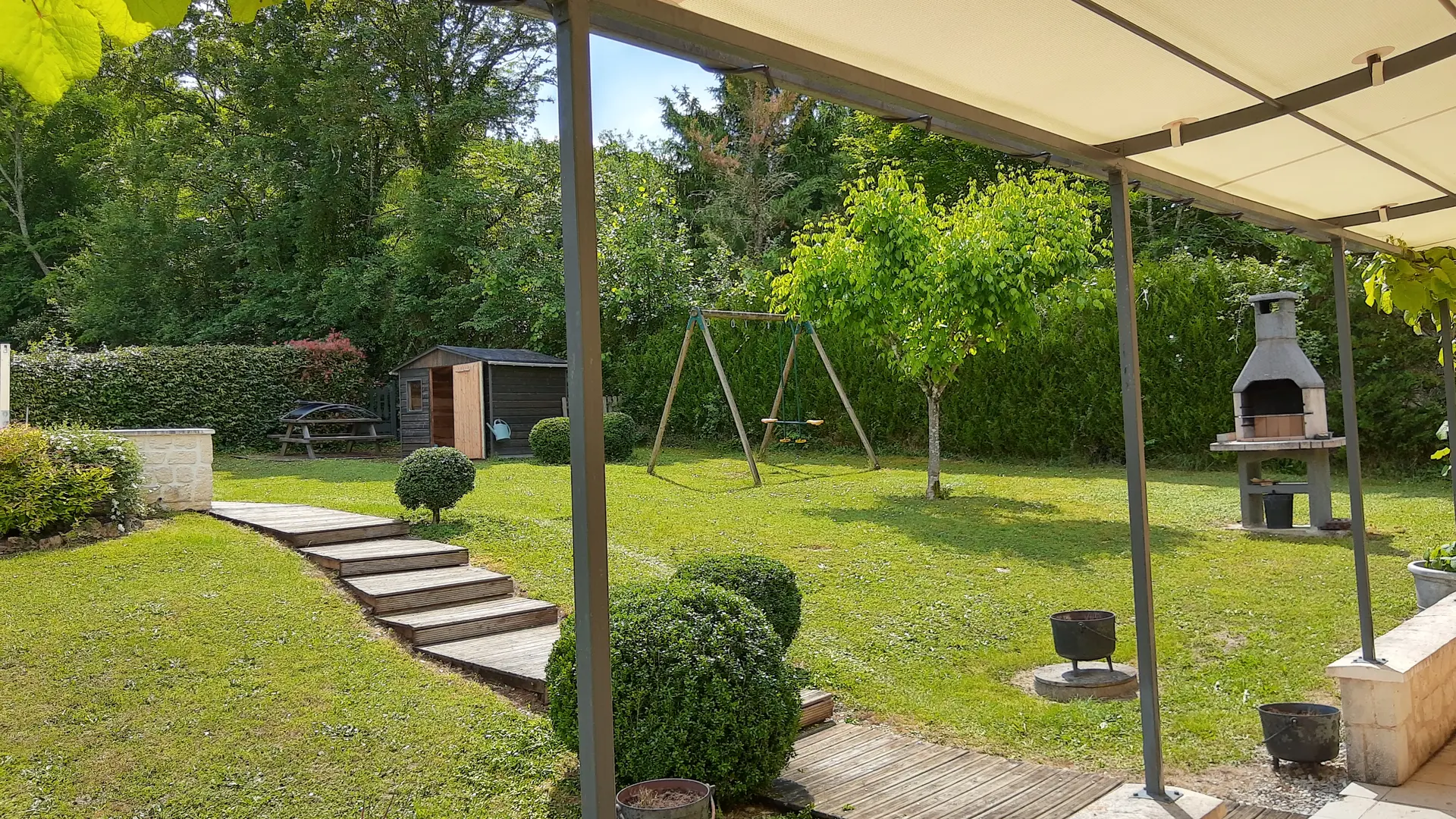 une partie du jardin