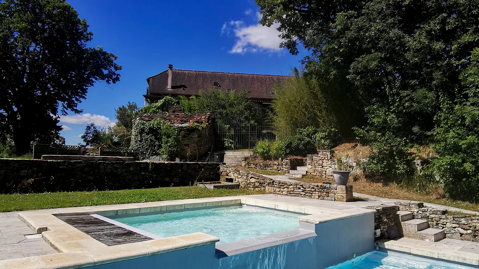 Piscine et bain bouillonnant