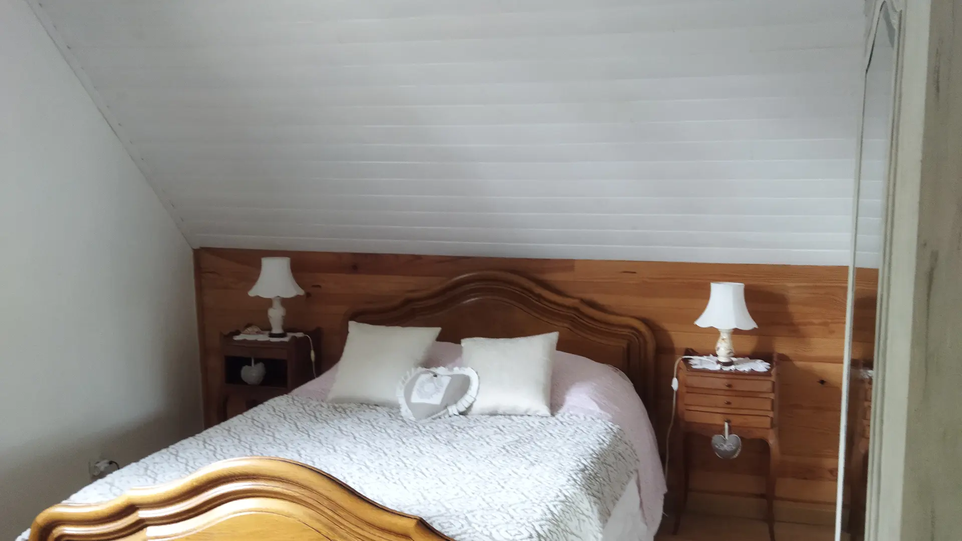 Chambre du Levant (plus un lit de 90) avec salle de bain privé