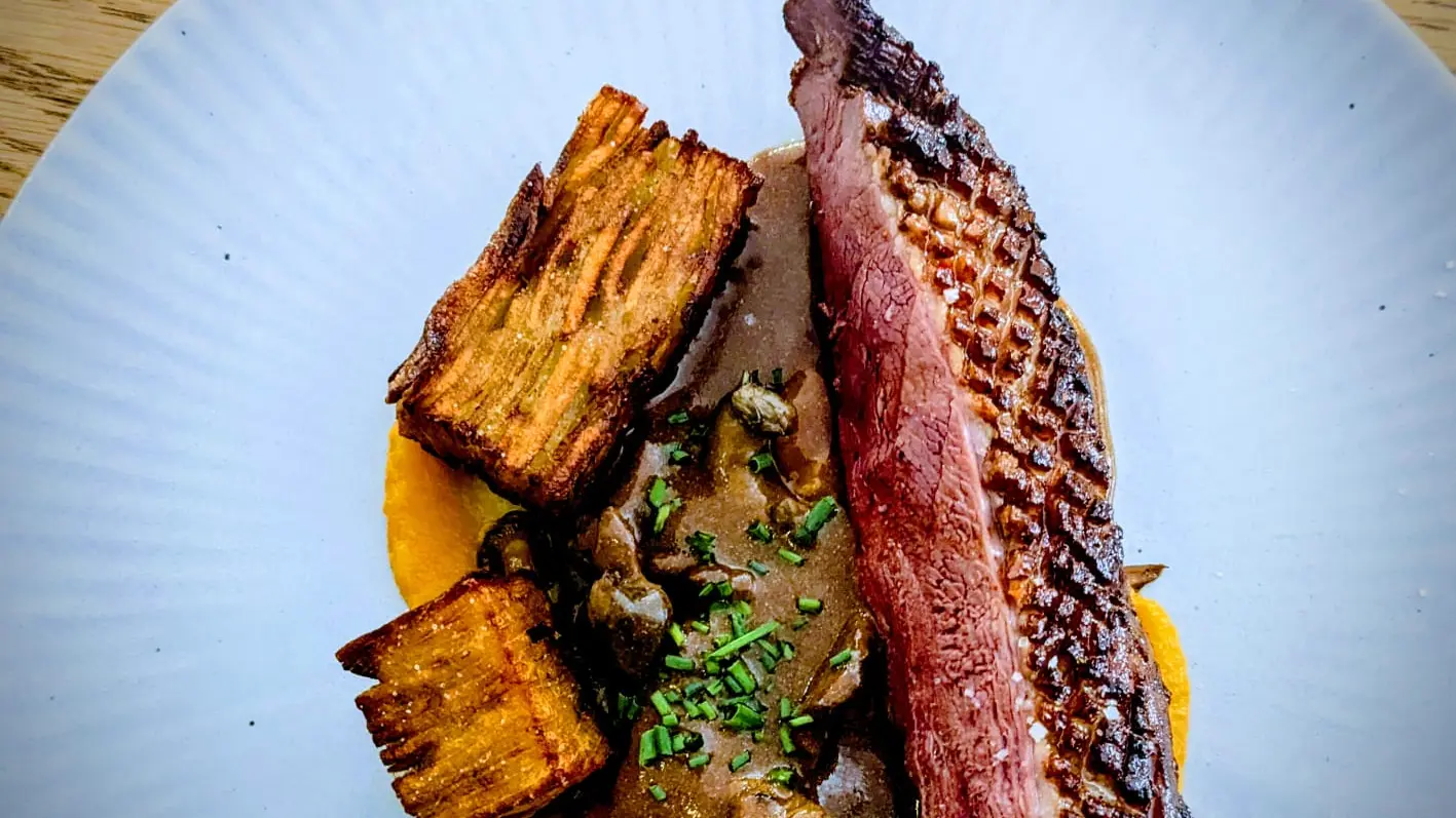 Magret de canard de la ferme de Borie, pomme de terre croustillante