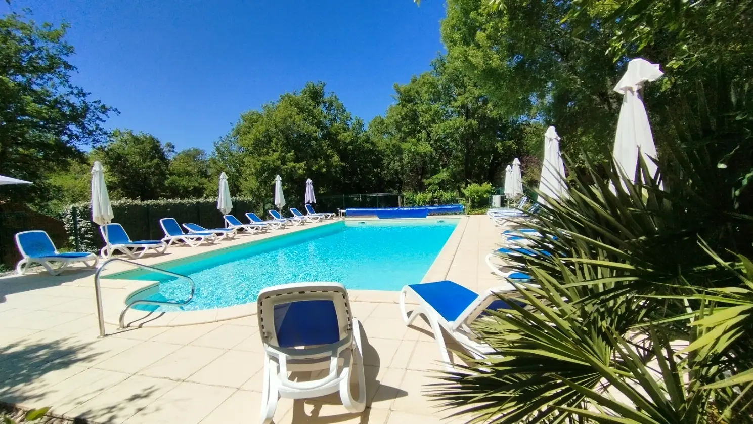 Piscine partagée - Hameau LES ORCHIDEES