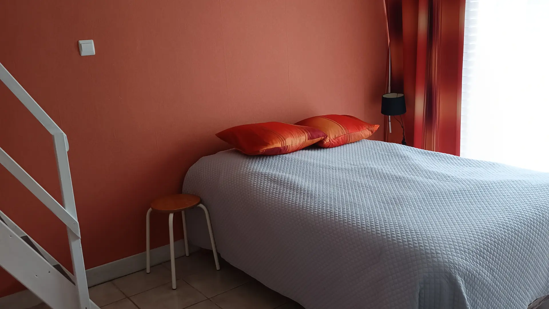 Chambre avec lit double