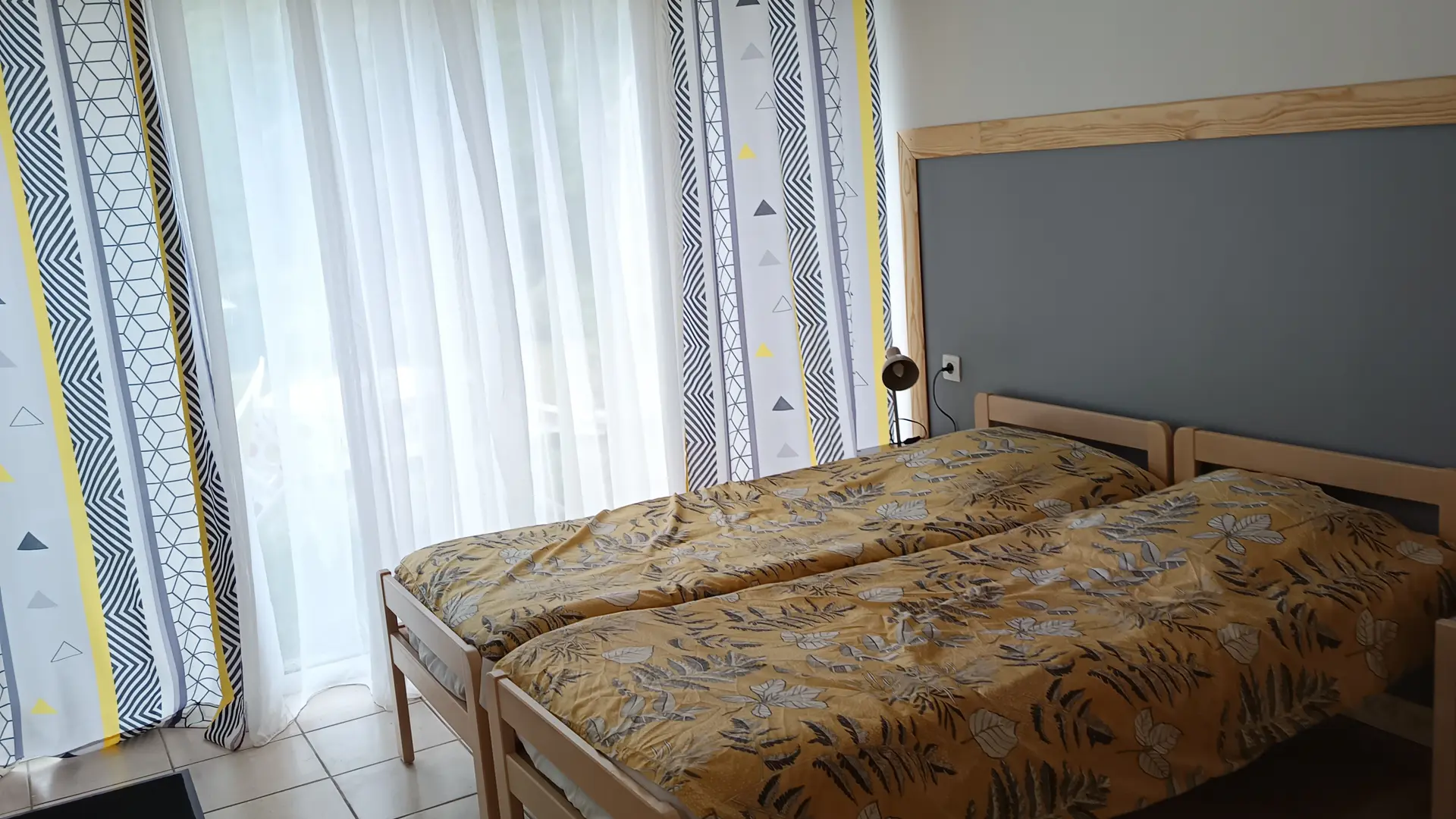 Chambre d'hôte avec deux lits de 90.