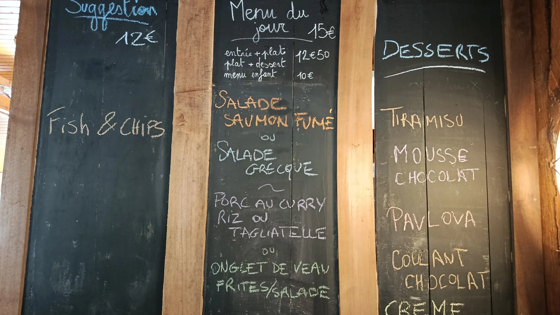 Exemple menu du midi, 2 entrées, 2 plats et desserts au choix