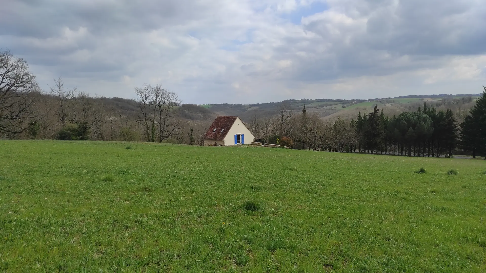 Gite entoure par nature